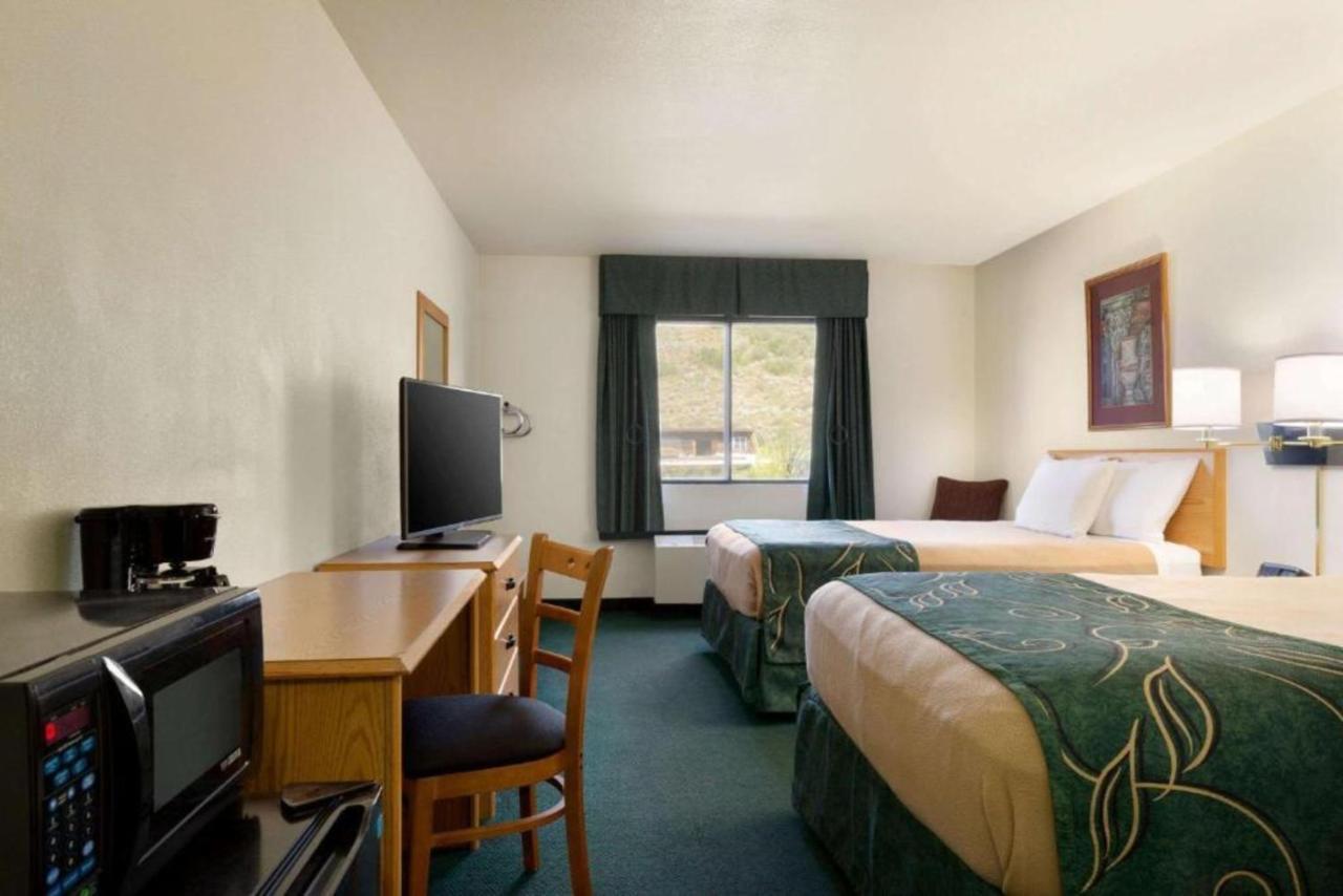 Travelodge By Wyndham Yampa Exterior photo