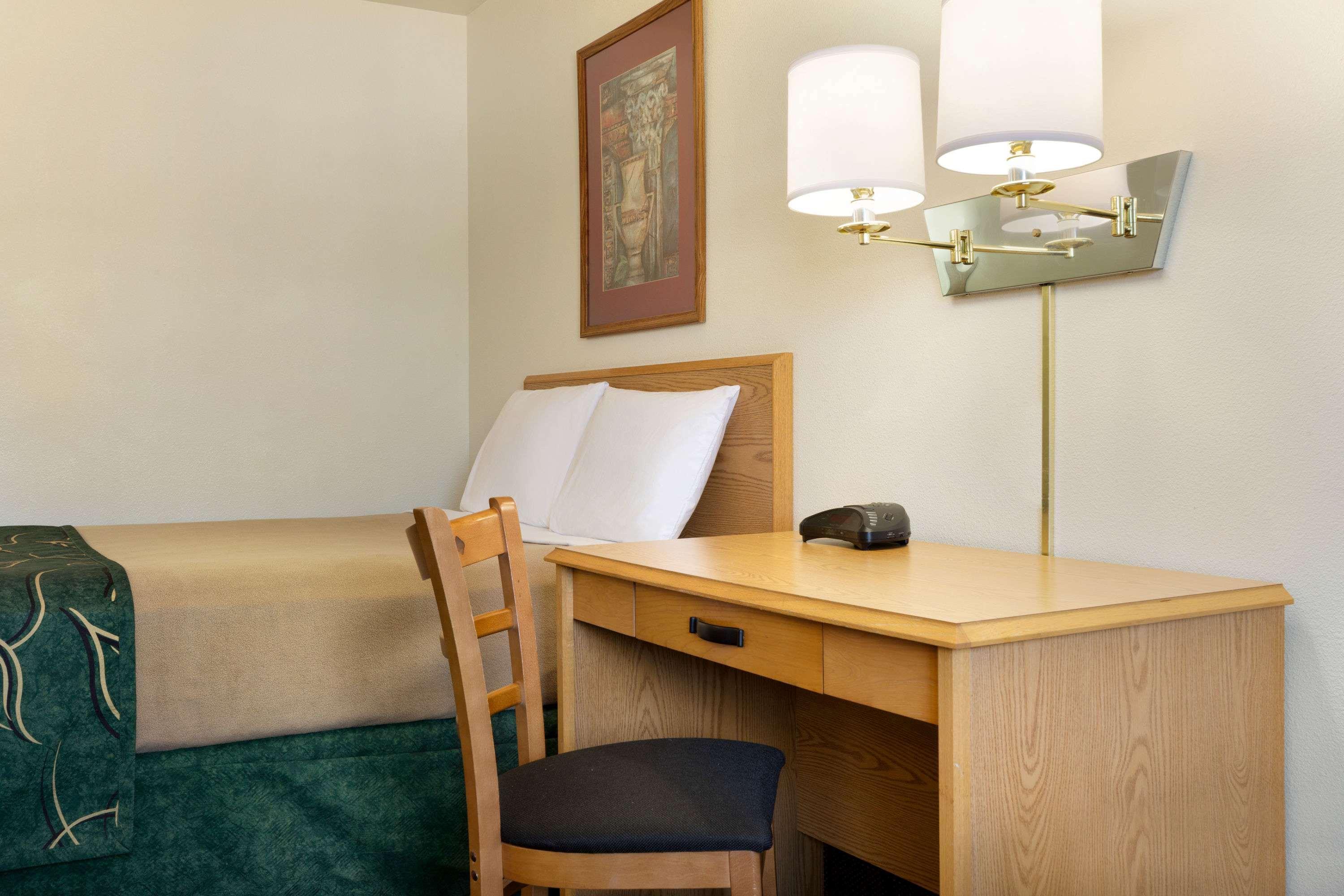 Travelodge By Wyndham Yampa Exterior photo